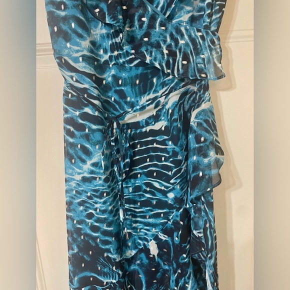 White House Black Market Sleeveless Ruffle Wrap Dress Blue Size 4 Coastal Vacay - Picture 5 of 10